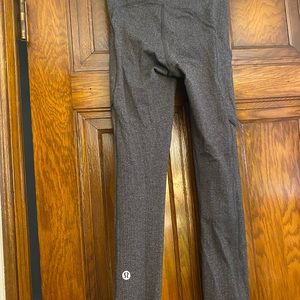 Grey women’s lululemon leggings